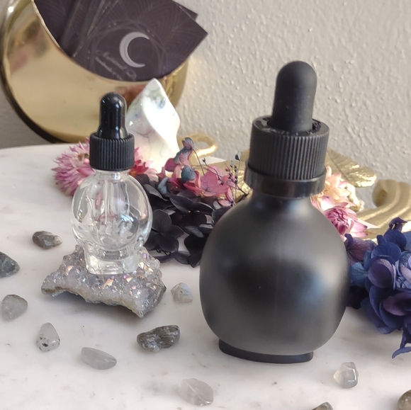 Gothic Skull Vial 30mL Size, Reusable, Oil Dropper, Skull Bottle, Oil Bottle - Picture 7 of 8